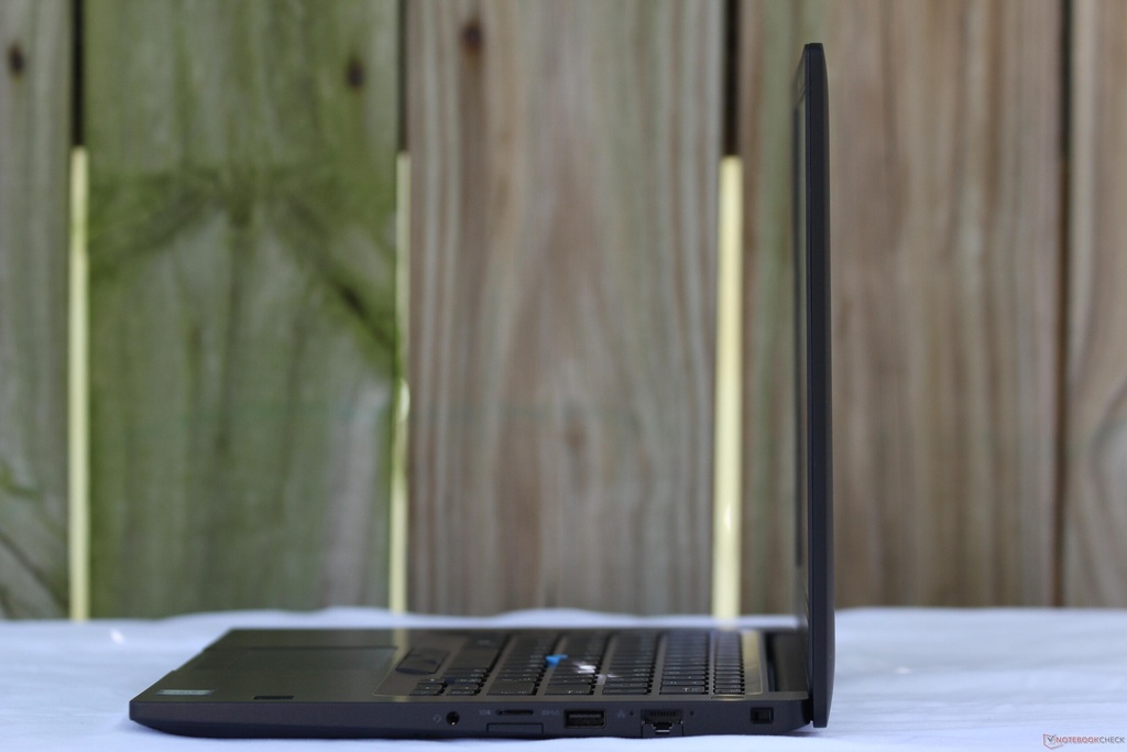 Dell Latitude E7490 - Core i5-8th Gen｜16GB RAM｜256GB SSD｜14.1" Touchscreen｜Windows 11 Pro｜Refurbished